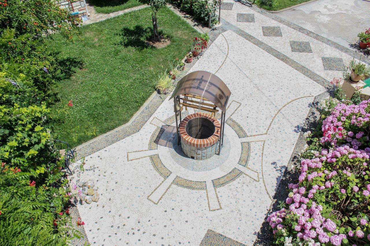 Vila Topciu Pogradec Buitenkant foto